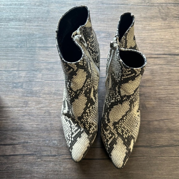*MADDEN GIRL* Snake Print Dafni Booties Size 6.5 - Picture 4 of 10